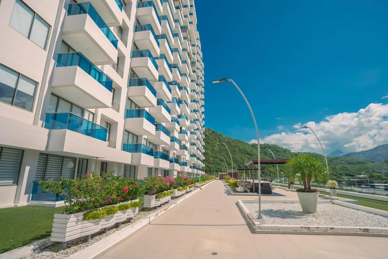 Apartamento Amoblado En Samaria, Primera Linea De Playa! サンタ・マルタ アパート