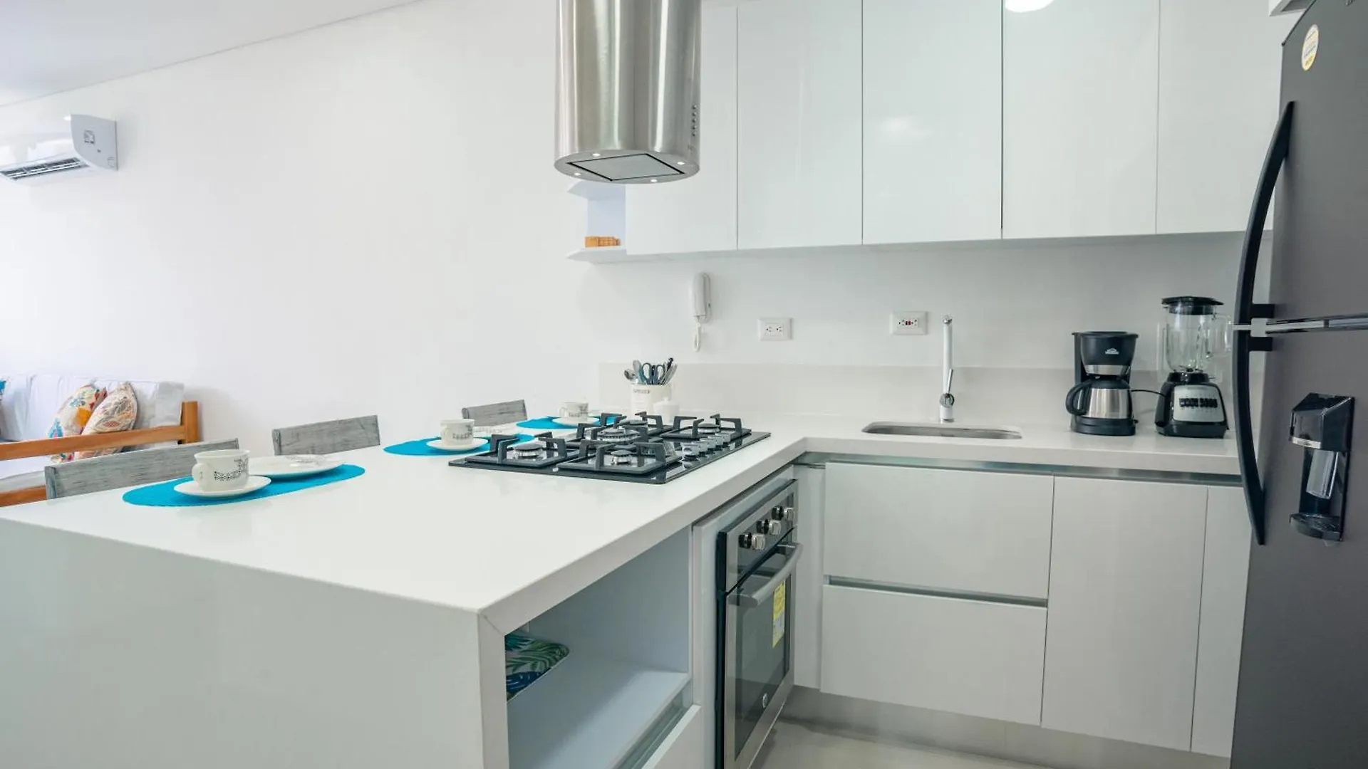 Apartamento Amoblado En Samaria, Primera Linea De Playa! サンタ・マルタ