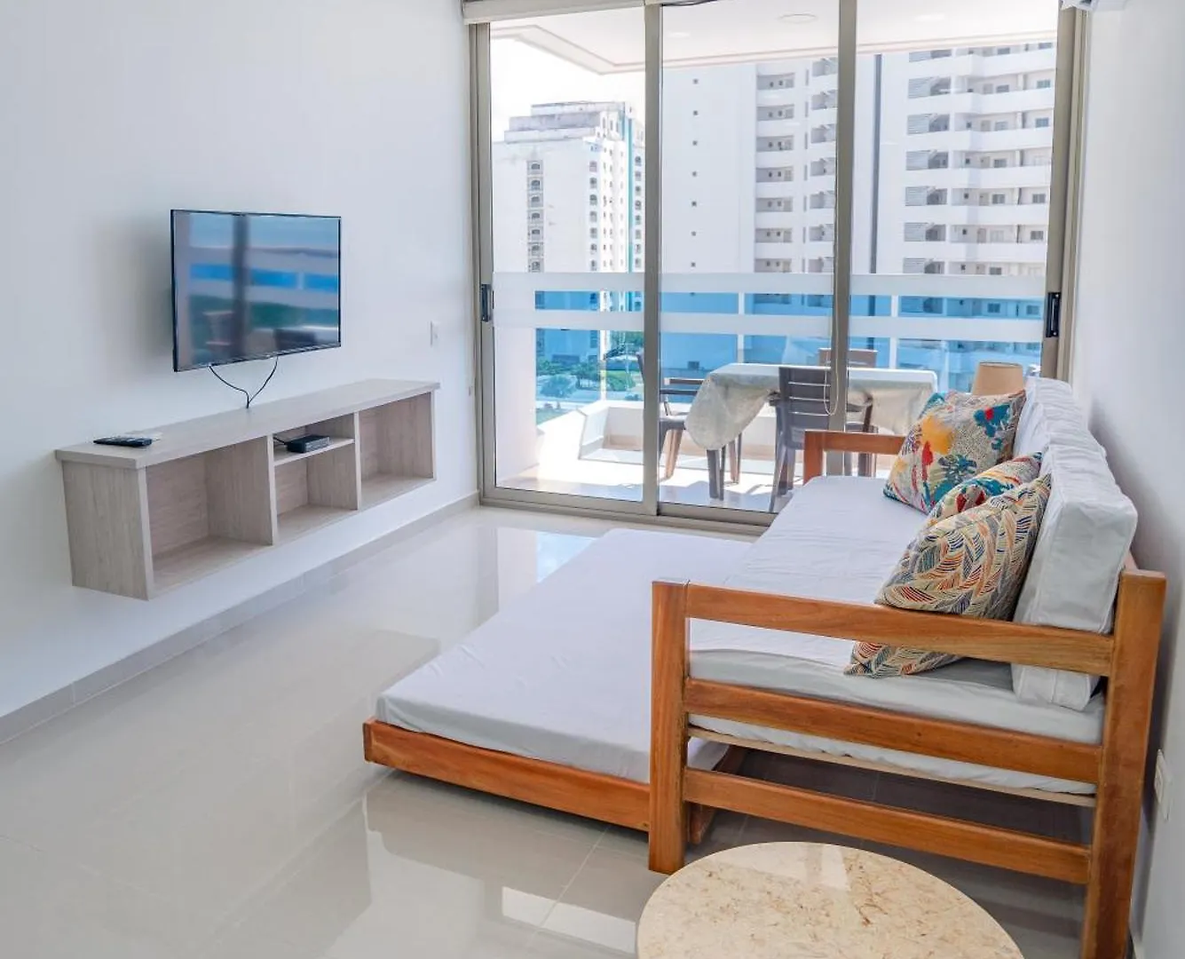 Apartamento Amoblado En Samaria, Primera Linea De Playa! サンタ・マルタ アパート