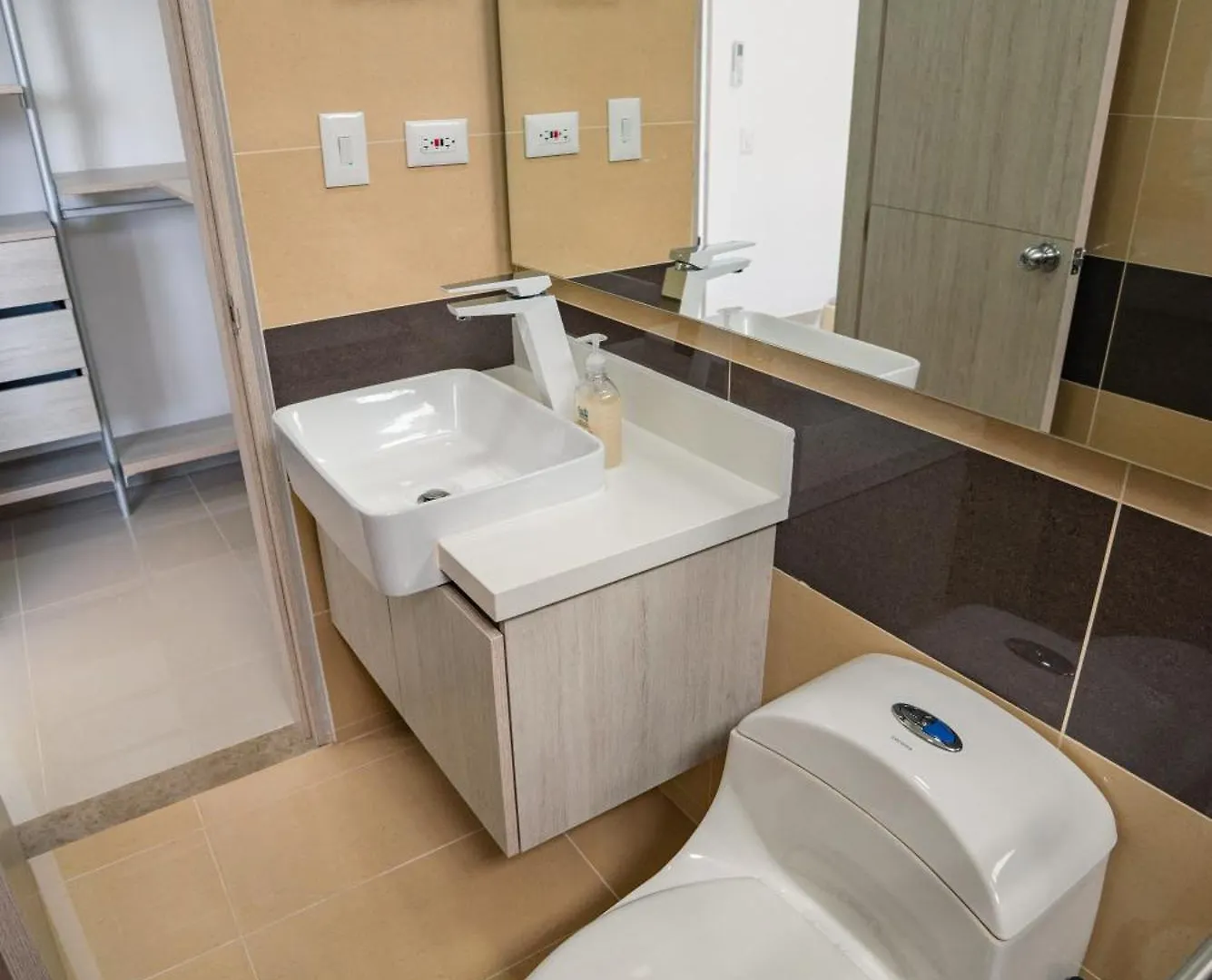 Apartamento Amoblado En Samaria, Primera Linea De Playa! サンタ・マルタ