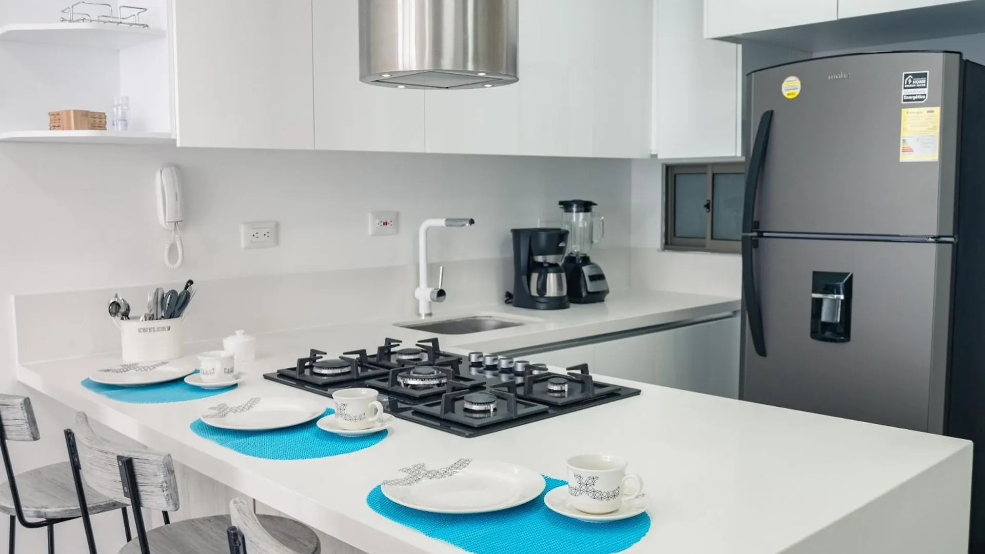 Apartamento Amoblado En Samaria, Primera Linea De Playa! サンタ・マルタ