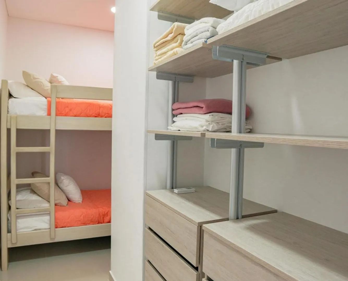 Apartamento Amoblado En Samaria, Primera Linea De Playa! サンタ・マルタ